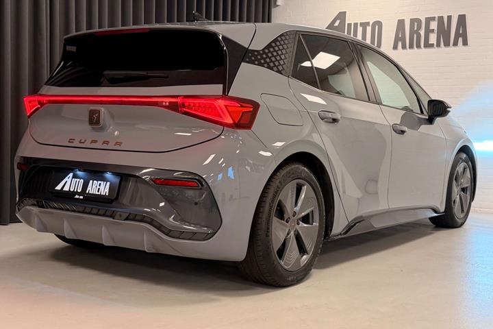 Grå Cupra Born fra 2023