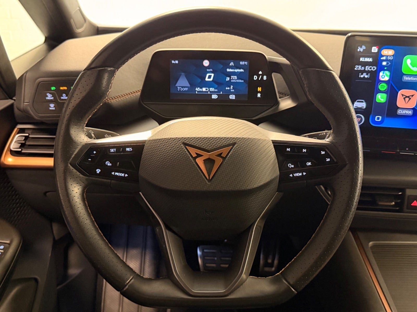 Grå Cupra Born fra 2023
