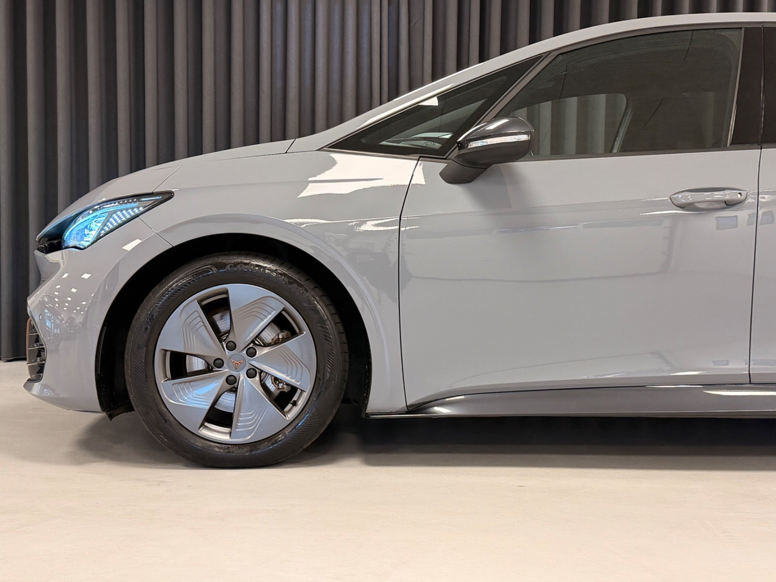 Grå Cupra Born fra 2023