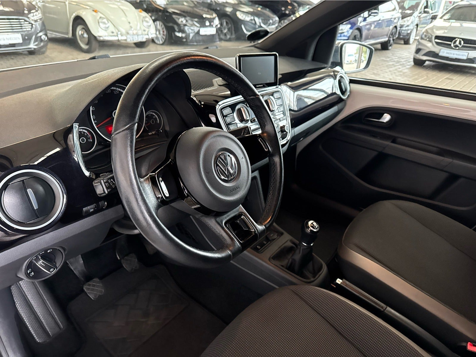 Hvid VW UP! fra 2016