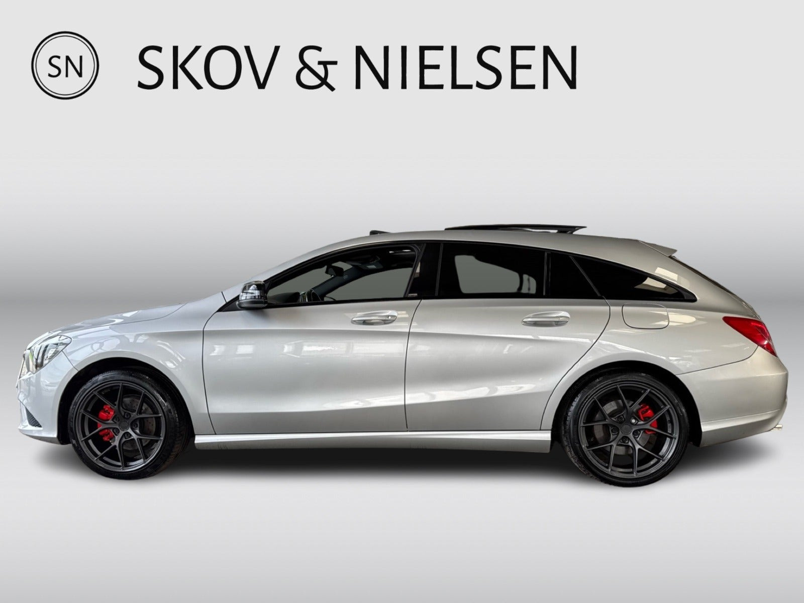 Sølv Mercedes CLA200 fra 2015