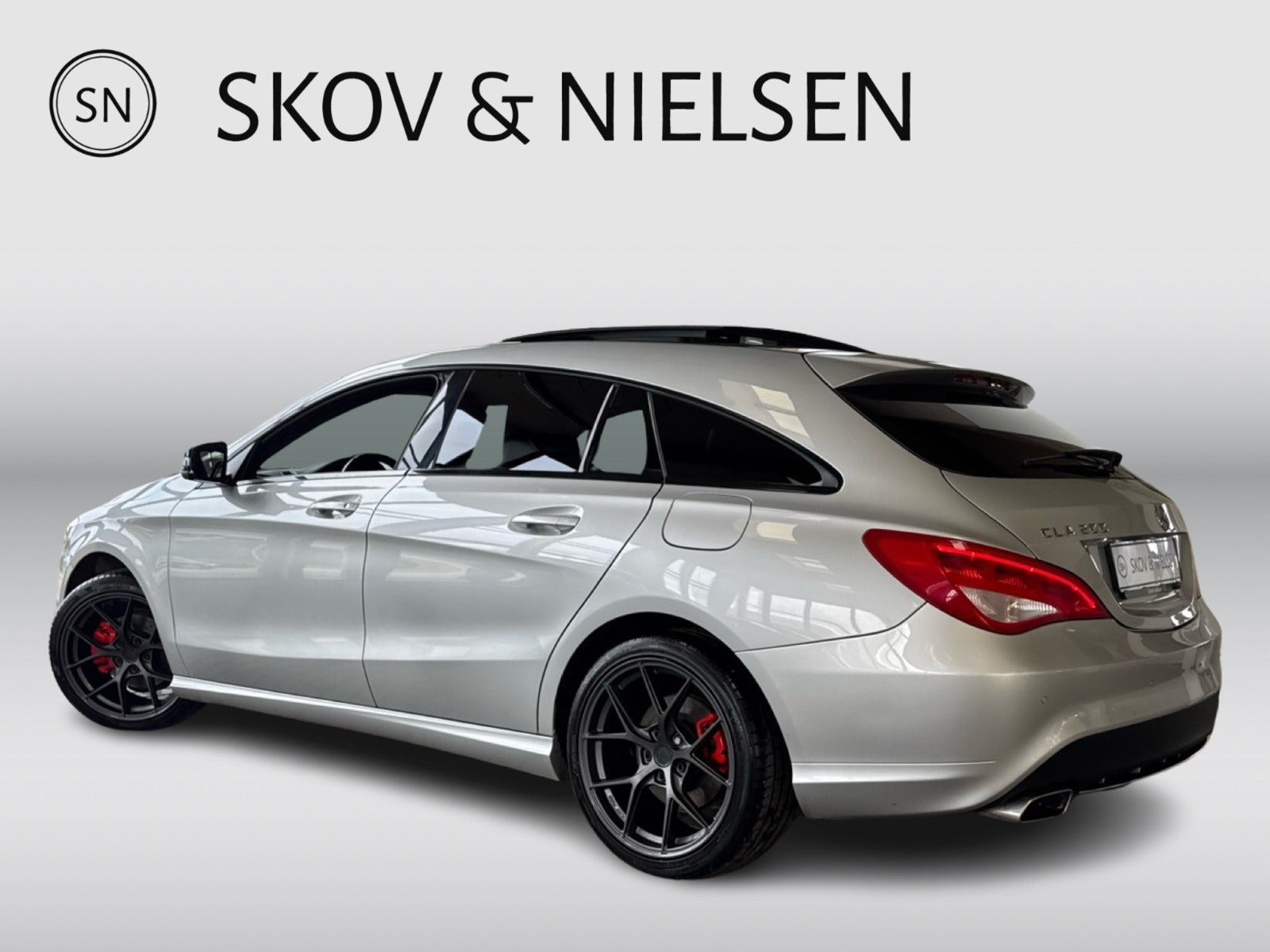 Sølv Mercedes CLA200 fra 2015