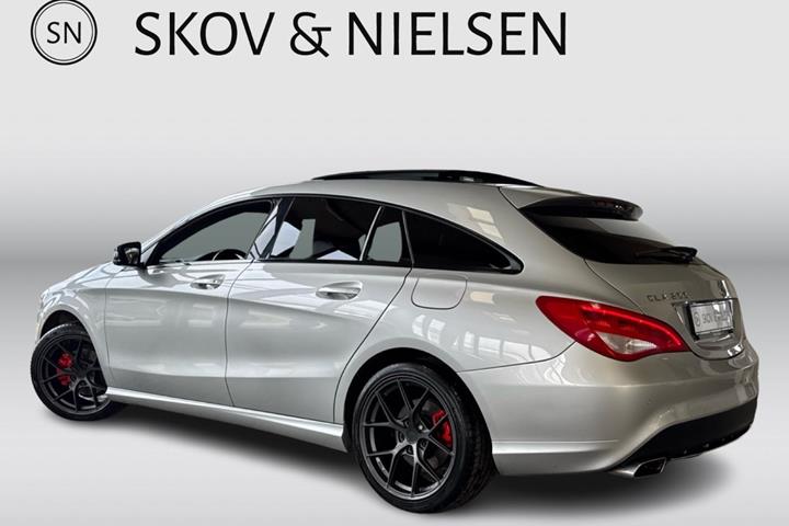 Sølv Mercedes CLA200 fra 2015