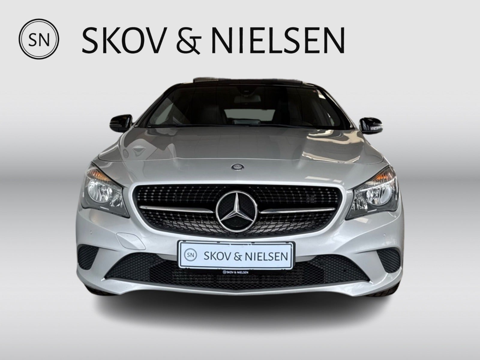 Sølv Mercedes CLA200 fra 2015
