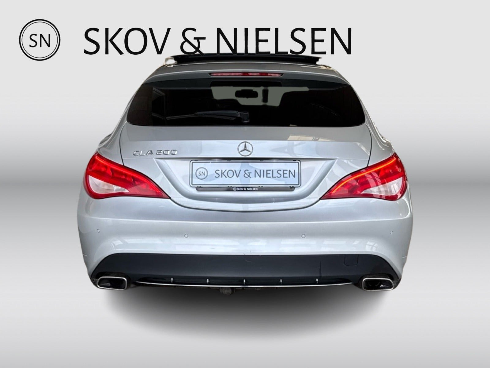 Sølv Mercedes CLA200 fra 2015