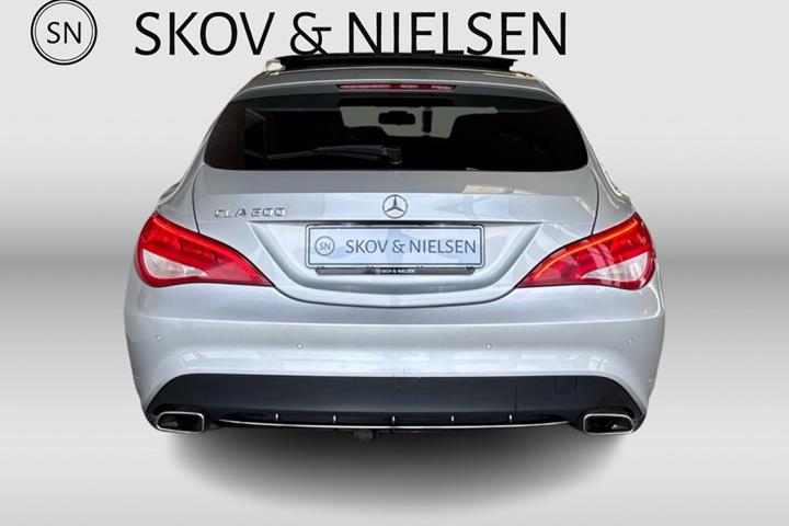 Sølv Mercedes CLA200 fra 2015
