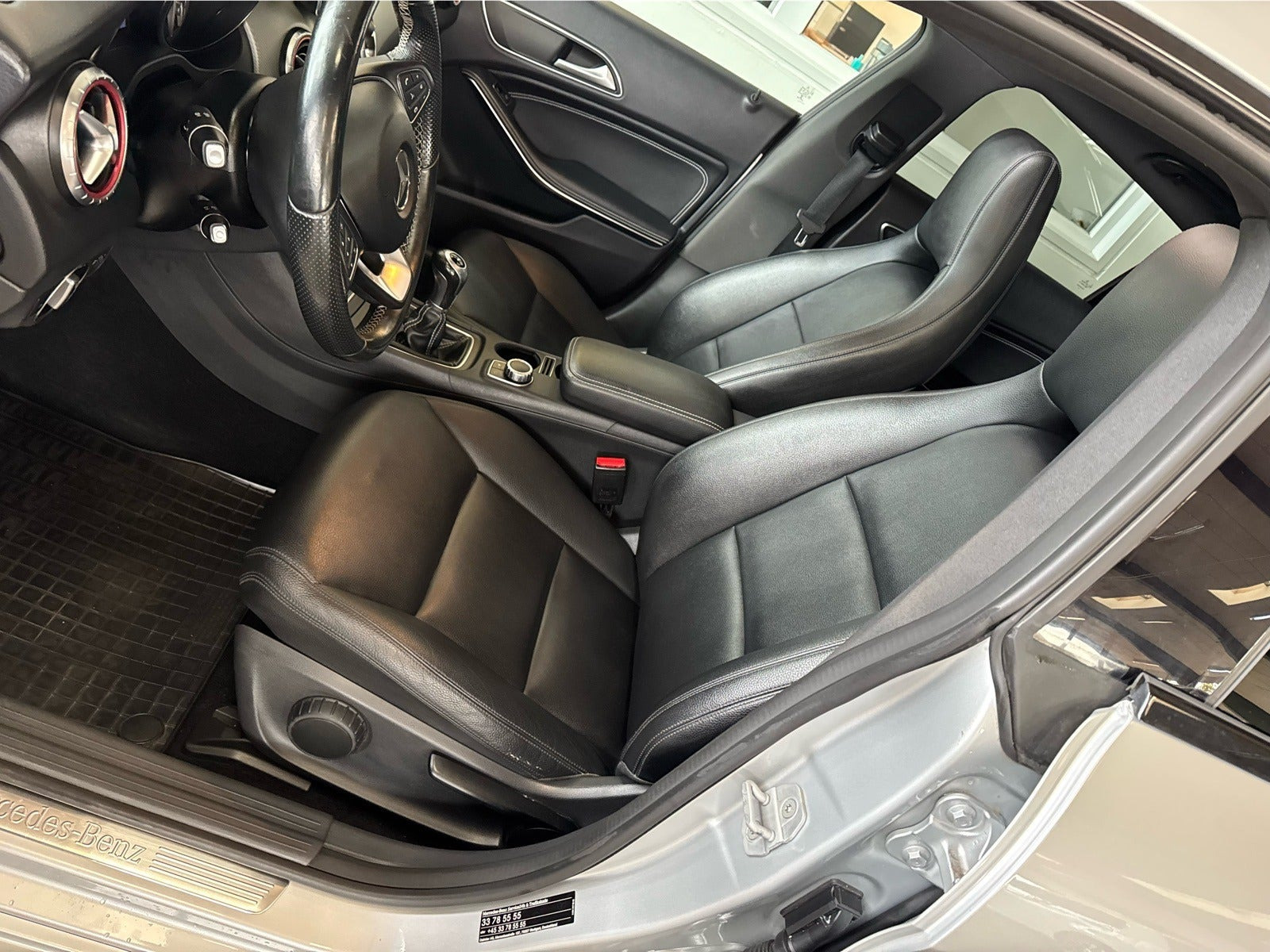 Sølv Mercedes CLA200 fra 2015