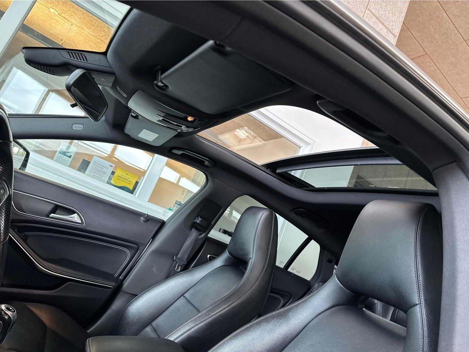 Sølv Mercedes CLA200 fra 2015