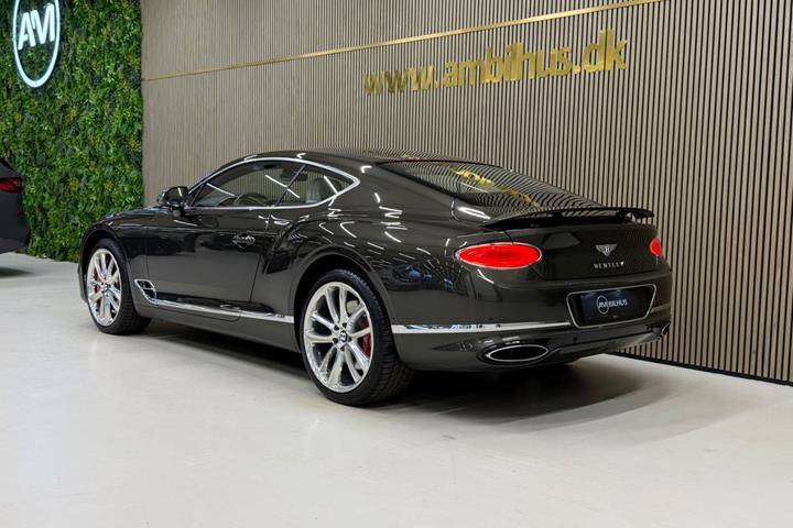Brun Bentley Continental GT fra 2019