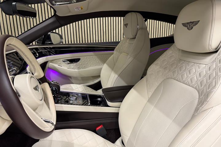 Brun Bentley Continental GT fra 2019