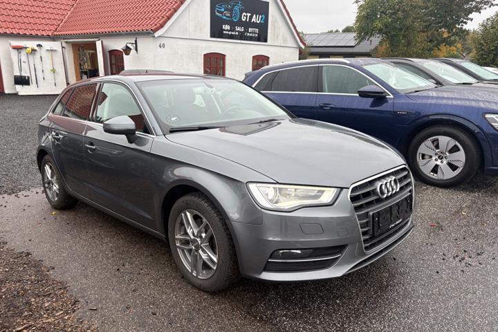Grå Audi A3 fra 2015