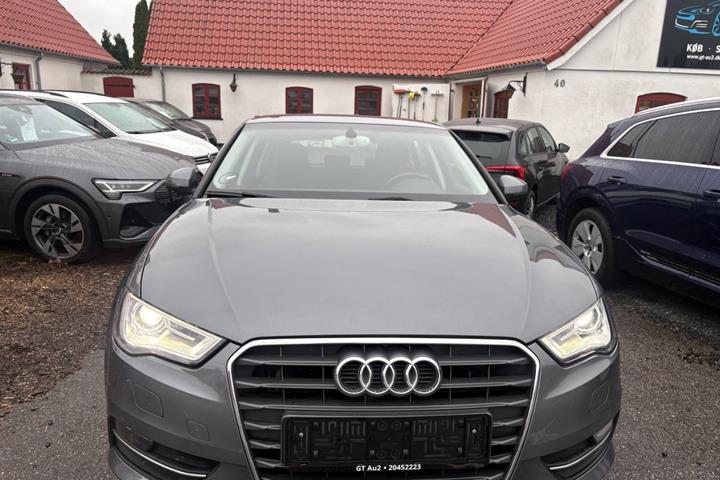 Grå Audi A3 fra 2015