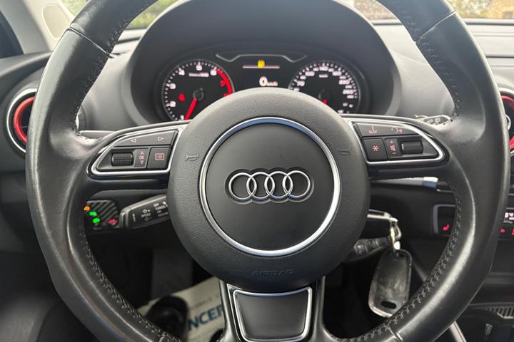 Grå Audi A3 fra 2015