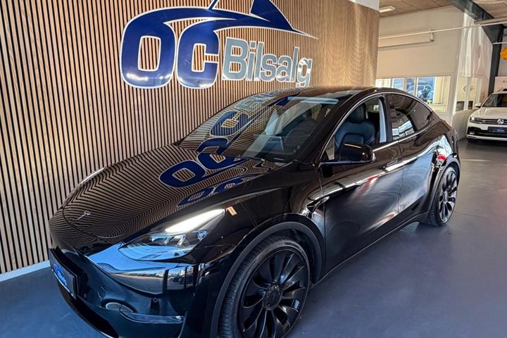 Sort Tesla Model Y fra 2022