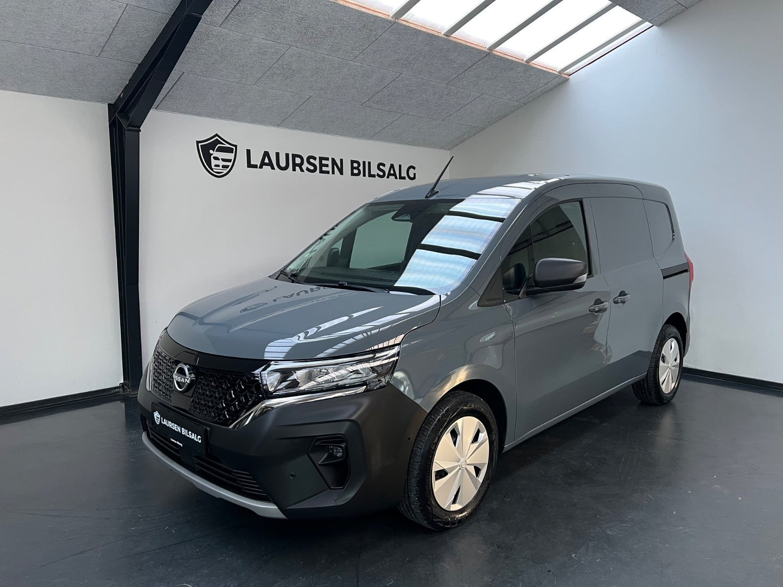 Grå Nissan Townstar fra 2024
