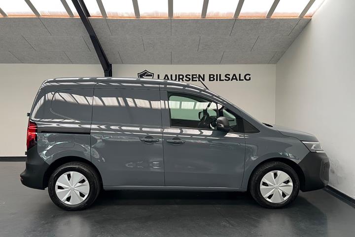 Grå Nissan Townstar fra 2024