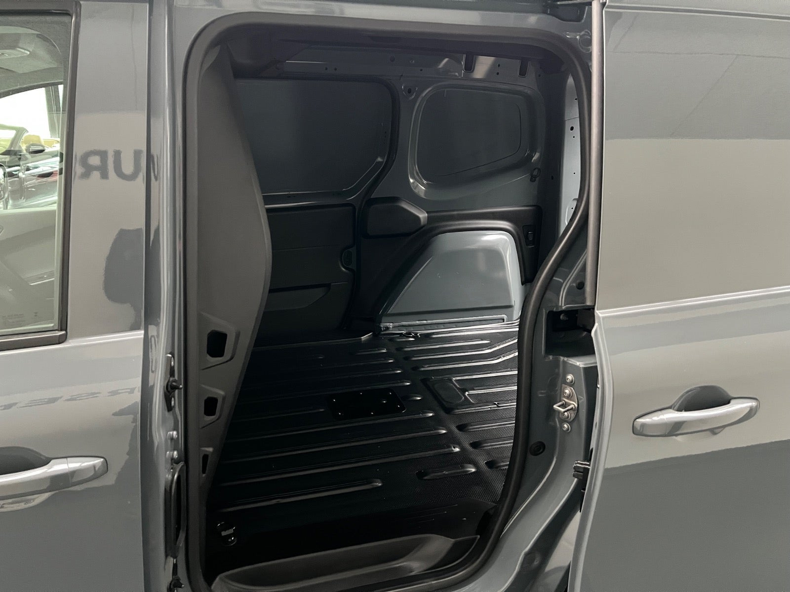 Grå Nissan Townstar fra 2024