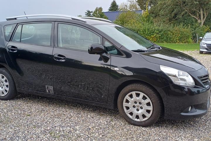 undefined Toyota Sportsvan fra 2011