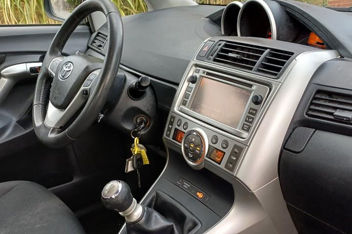 undefined Toyota Sportsvan fra 2011