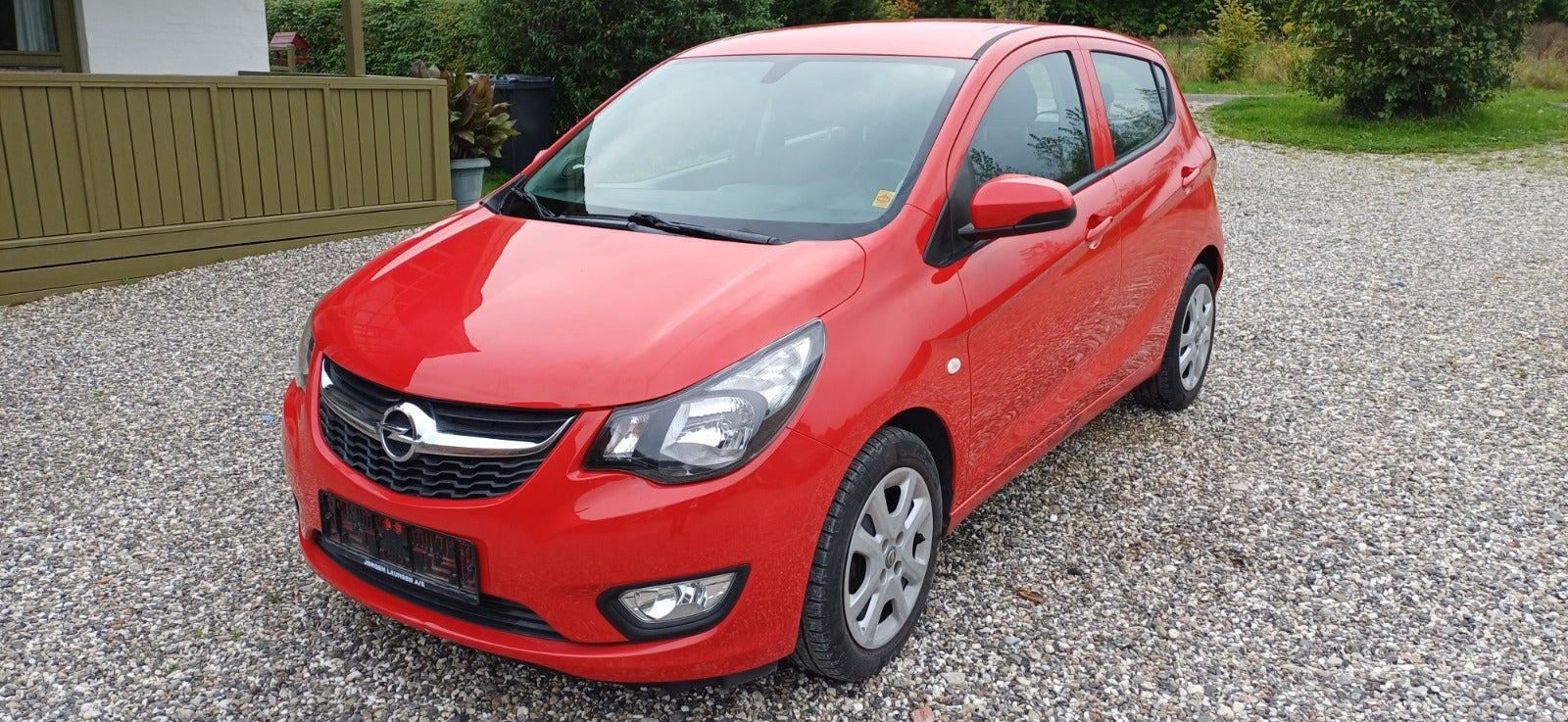Rød Opel Karl fra 2017
