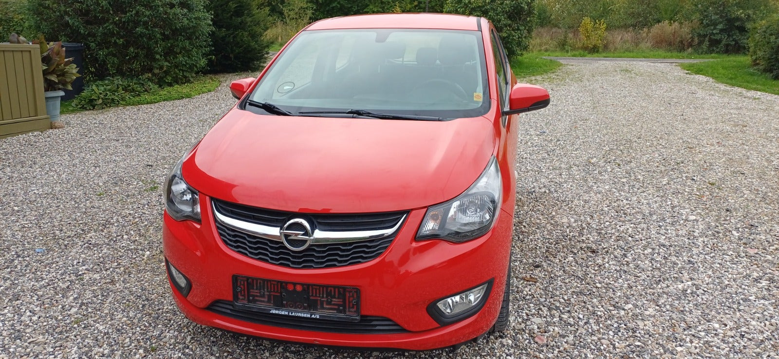 Rød Opel Karl fra 2017