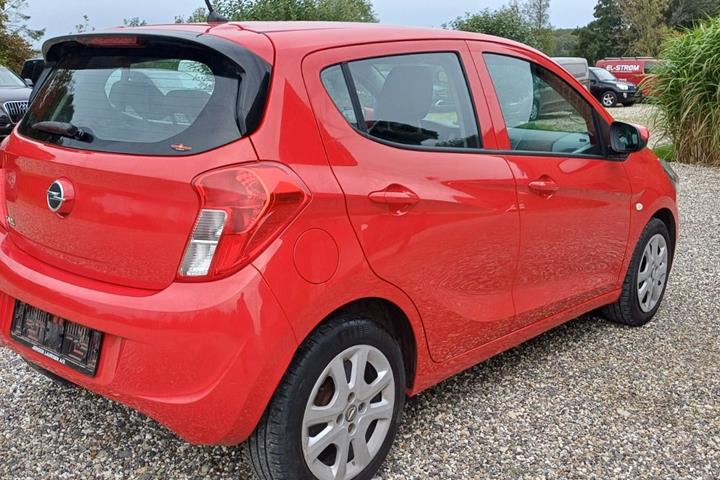 Rød Opel Karl fra 2017