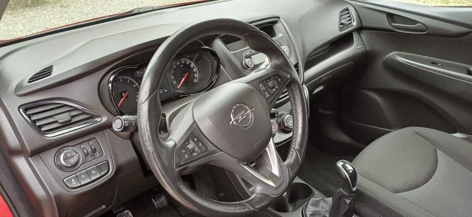 Rød Opel Karl fra 2017