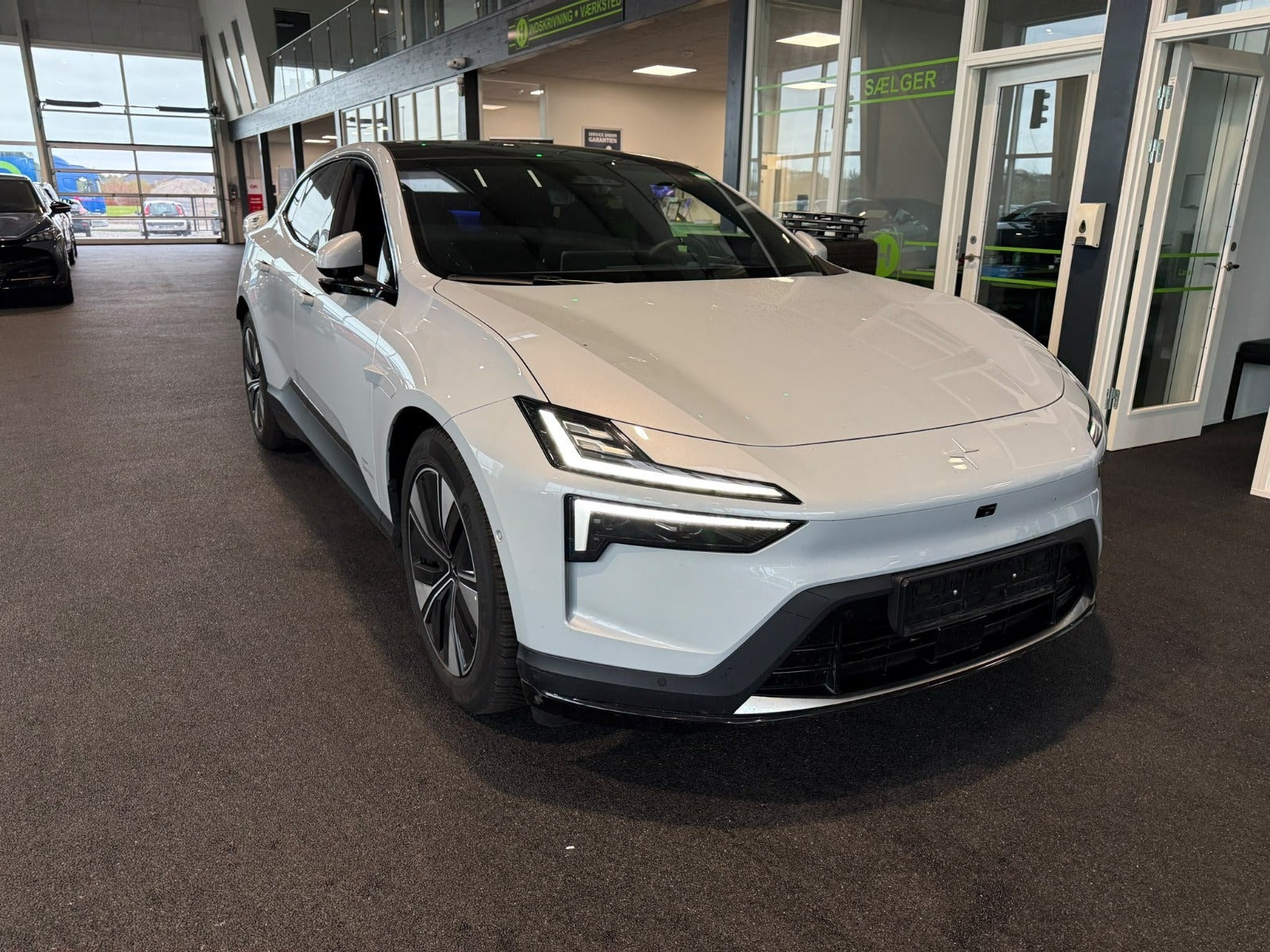 Sølv Polestar 4 fra 2026