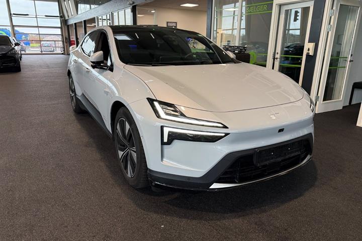 Sølv Polestar 4 fra 2026