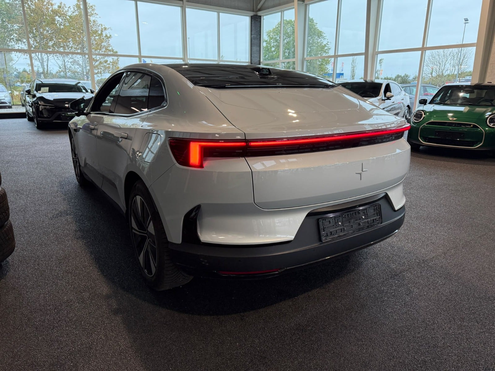 Sølv Polestar 4 fra 2026