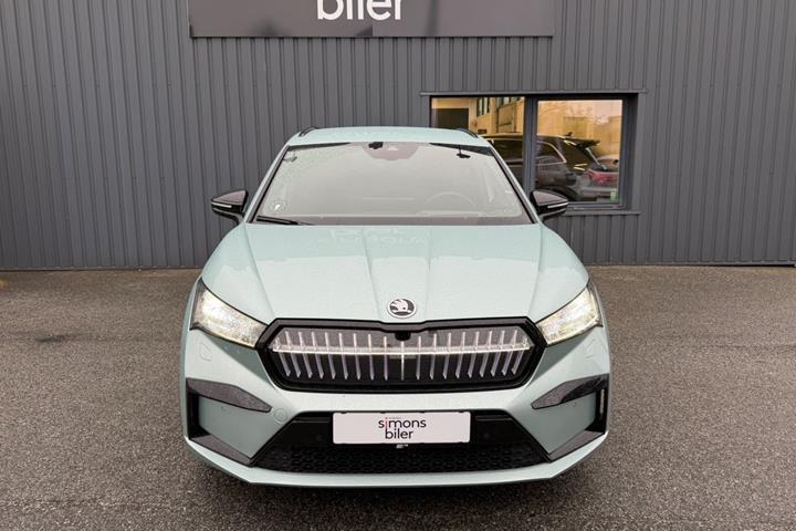 Grøn Skoda Enyaq fra 2023
