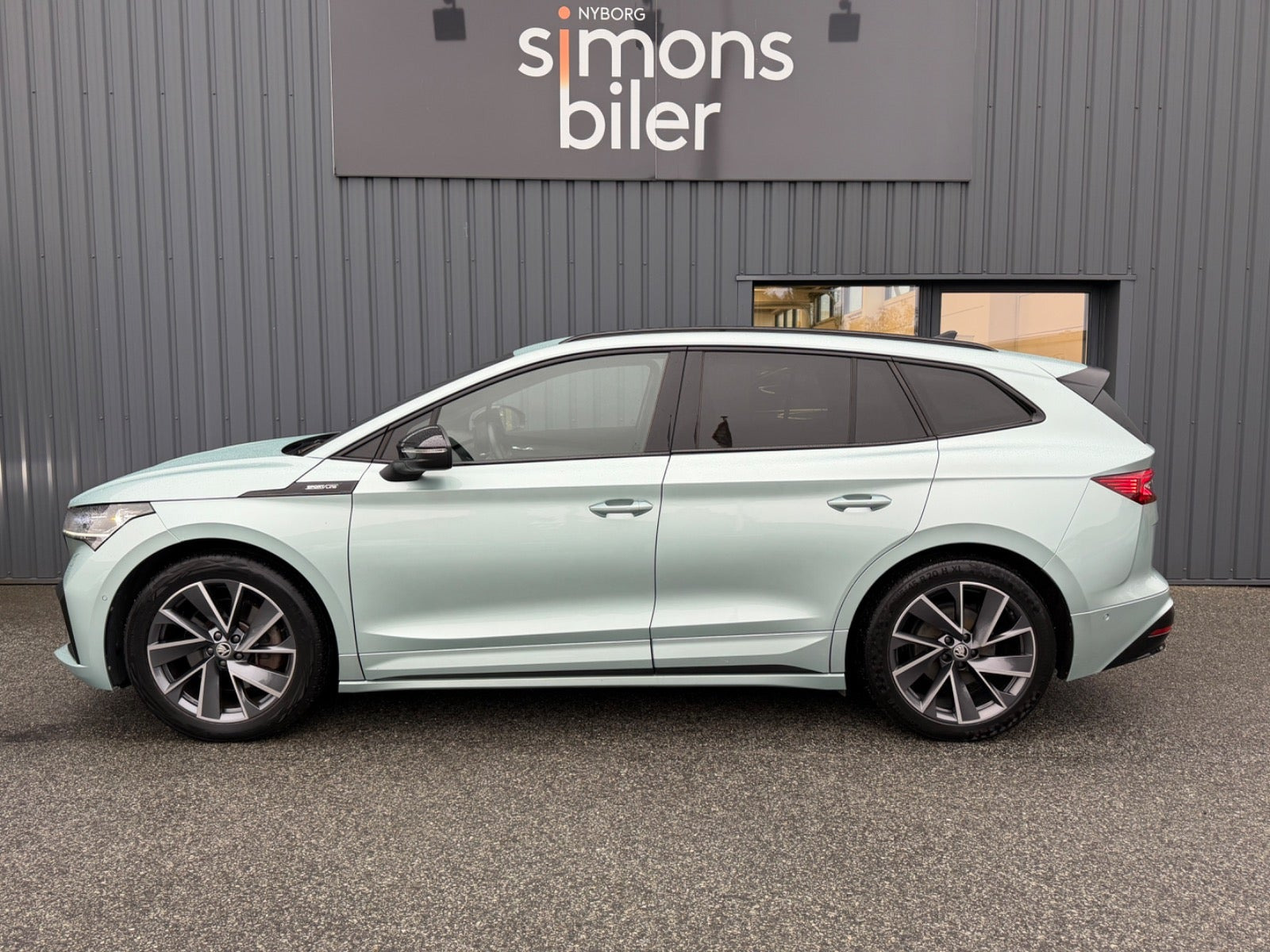 Grøn Skoda Enyaq fra 2023