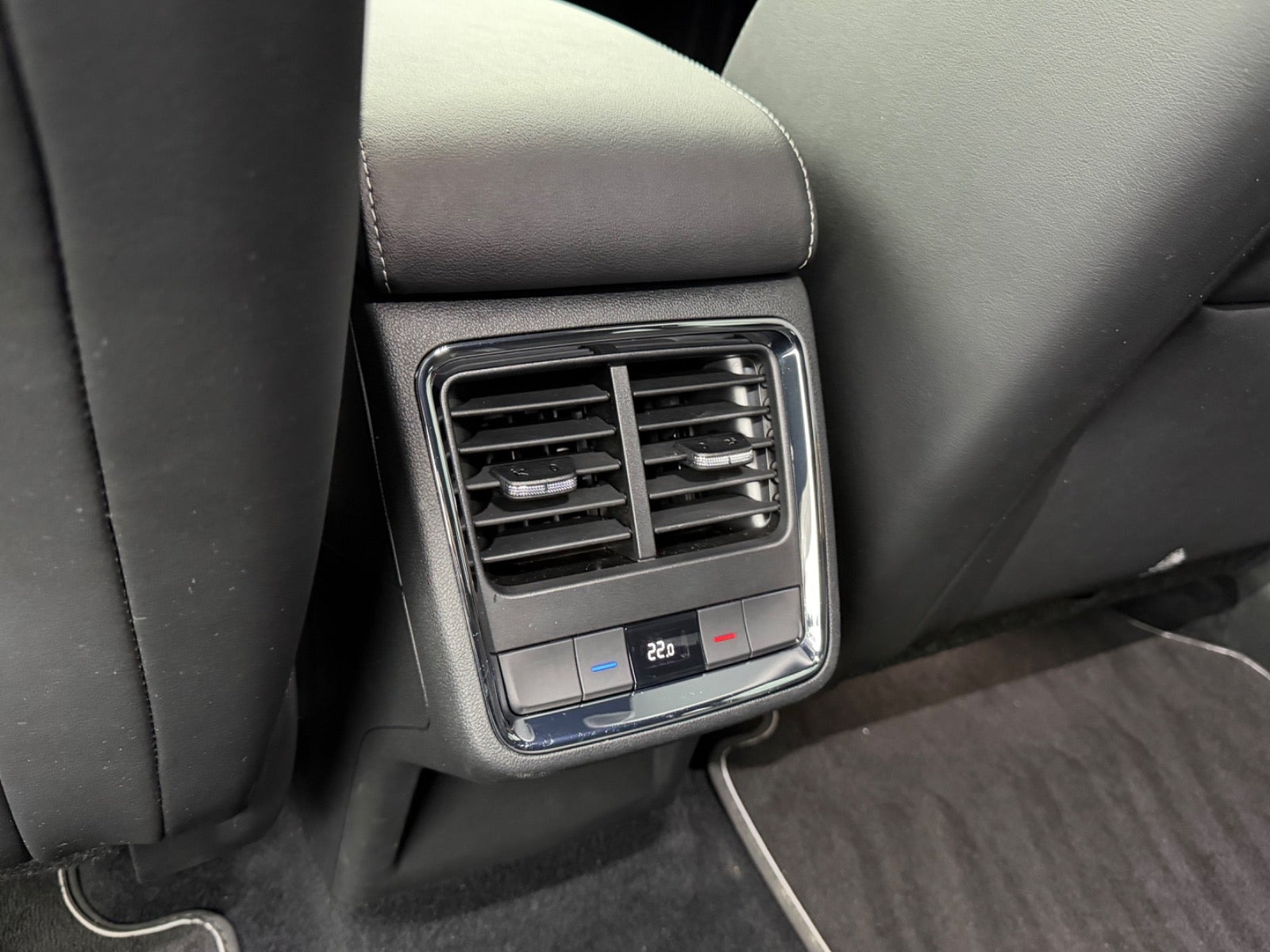 Grøn Skoda Enyaq fra 2023