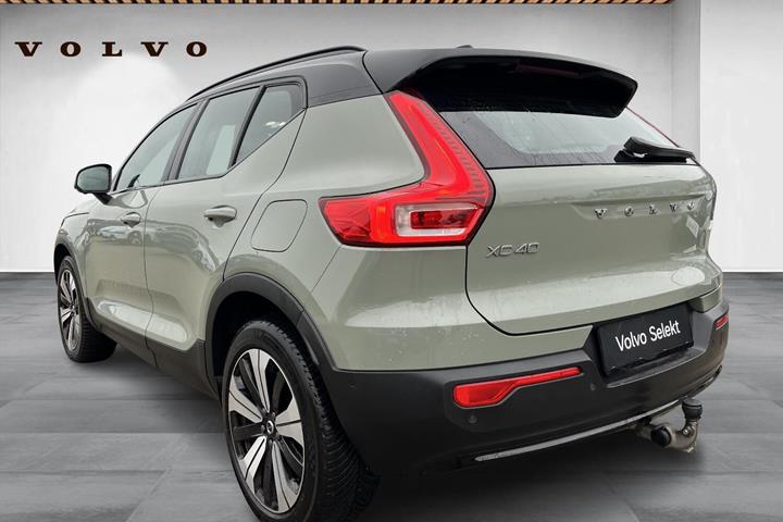 Grøn Volvo XC40 fra 2023