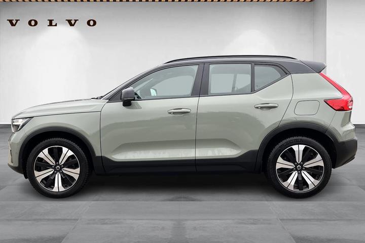 Grøn Volvo XC40 fra 2023