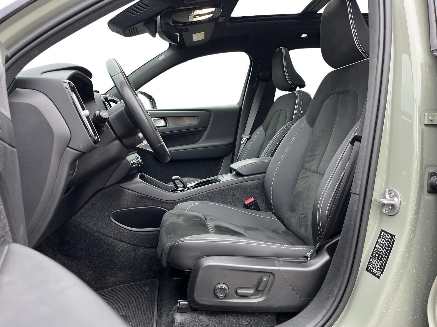 Grøn Volvo XC40 fra 2023