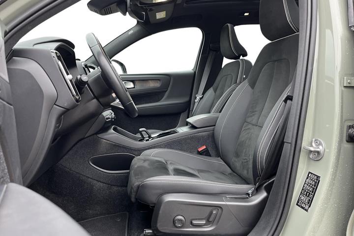 Grøn Volvo XC40 fra 2023