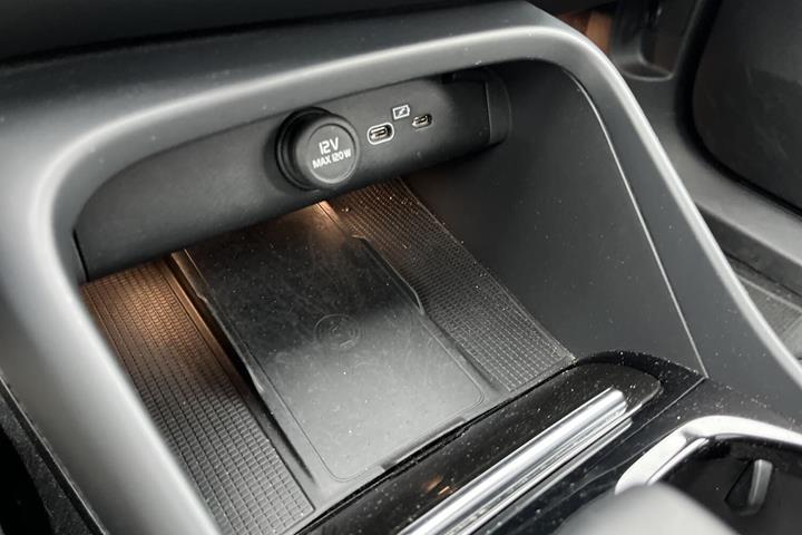 Grøn Volvo XC40 fra 2023