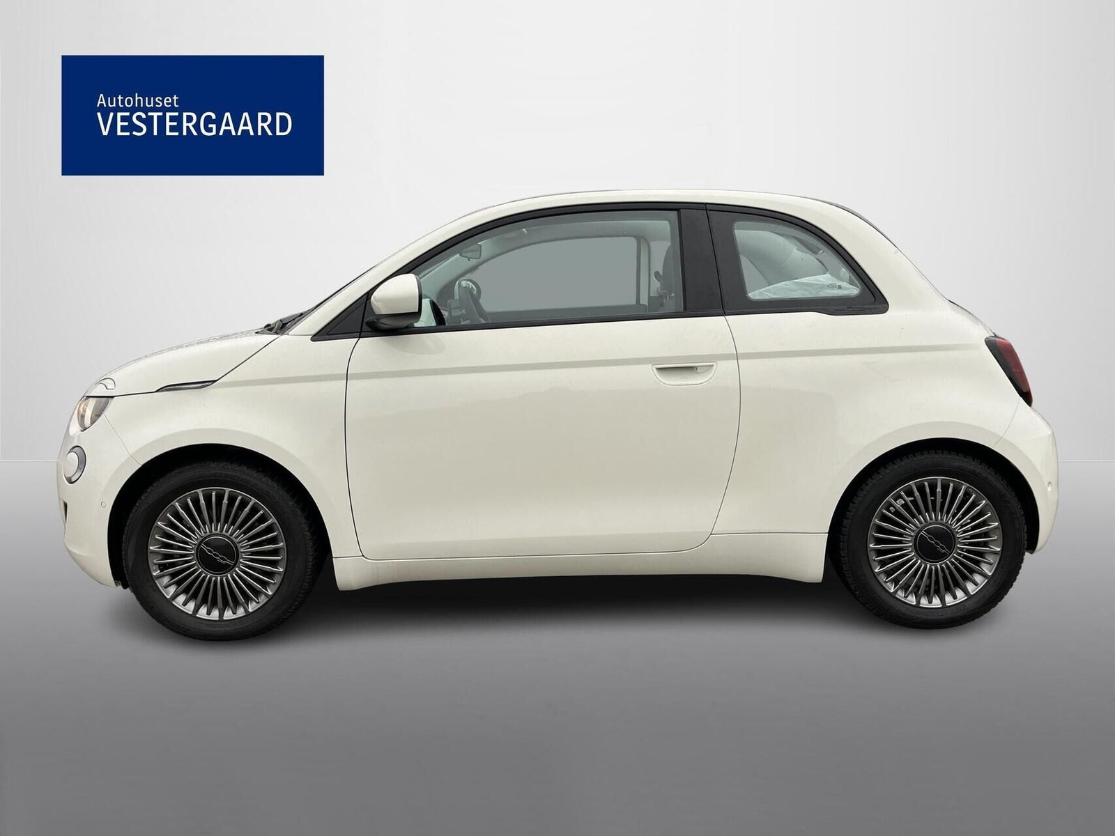 Hvid Fiat 500e fra 2023