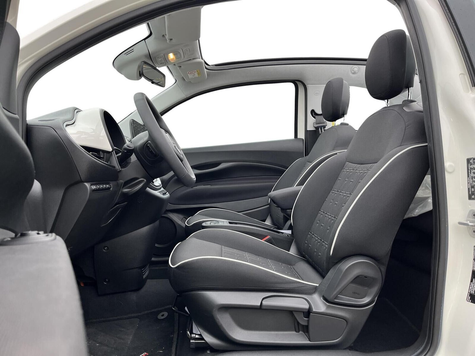 Hvid Fiat 500e fra 2023