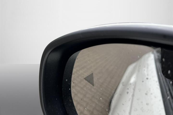Hvid Fiat 500e fra 2023