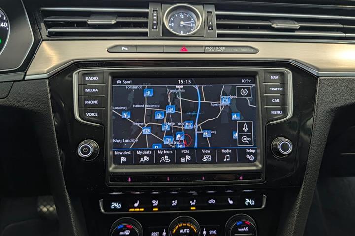 Sort VW Passat fra 2015