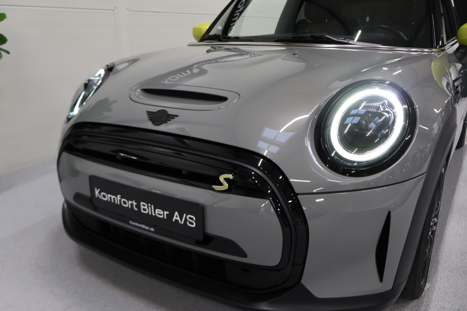 Grå Mini Cooper SE fra 2022