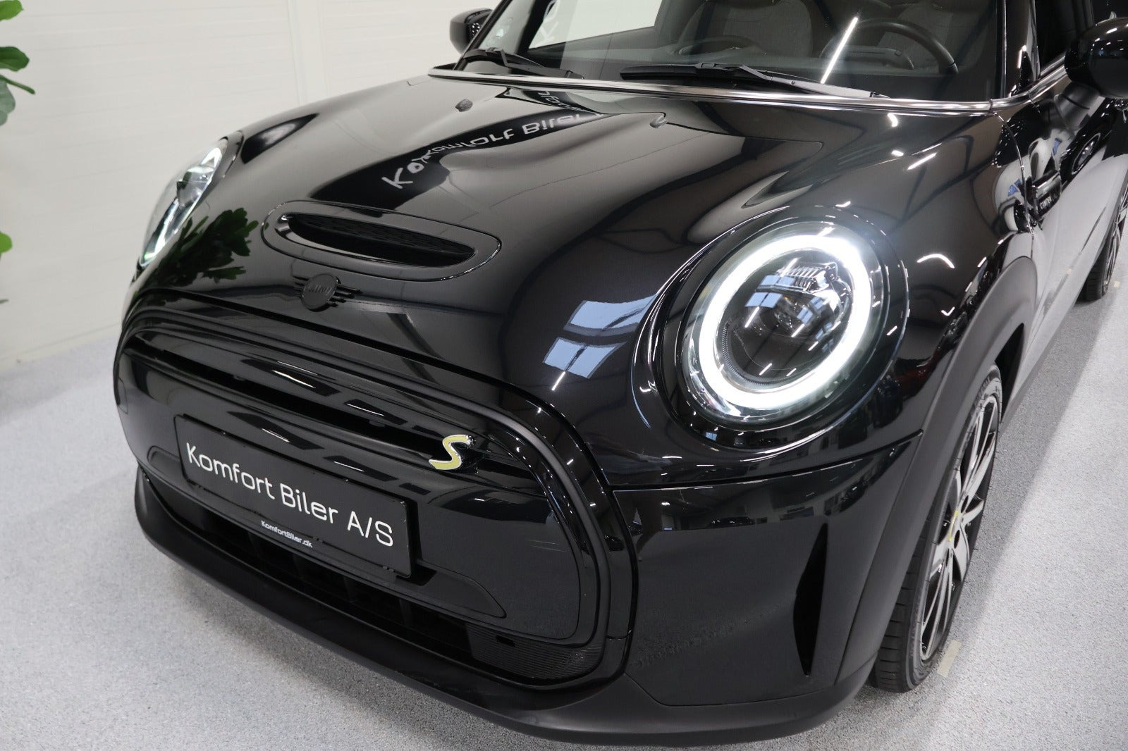 Sort Mini Cooper SE fra 2022