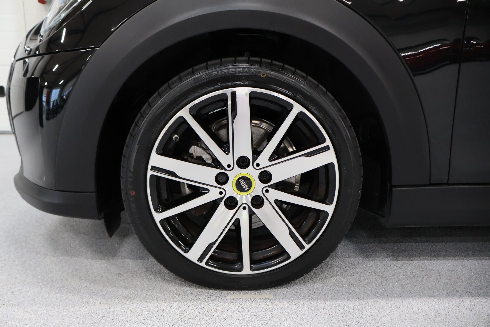 Sort Mini Cooper SE fra 2022