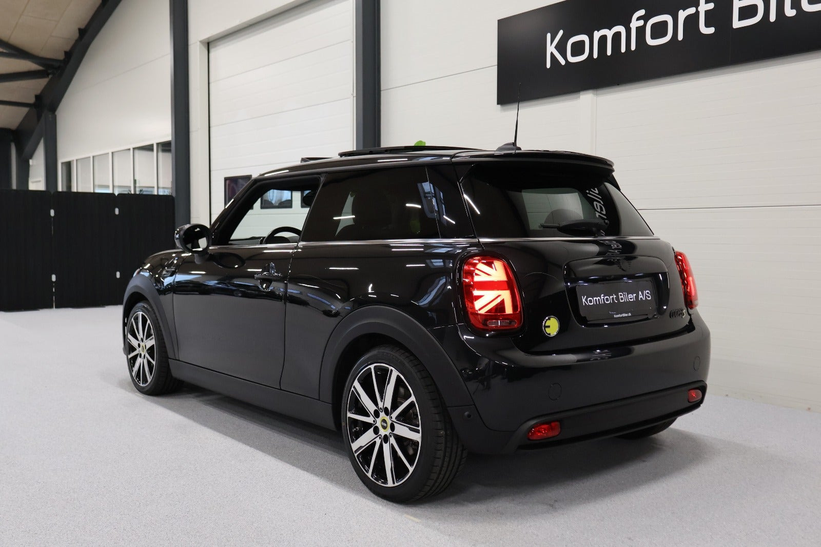 Sort Mini Cooper SE fra 2022