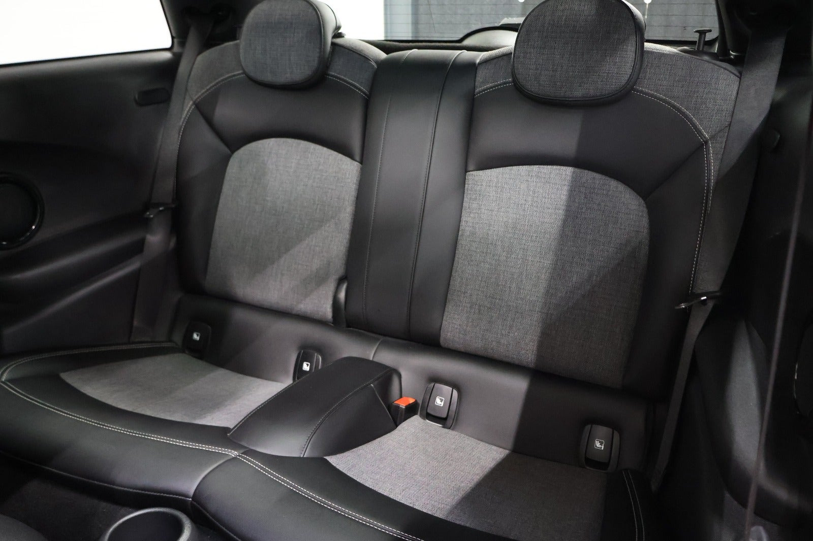 Sort Mini Cooper SE fra 2022