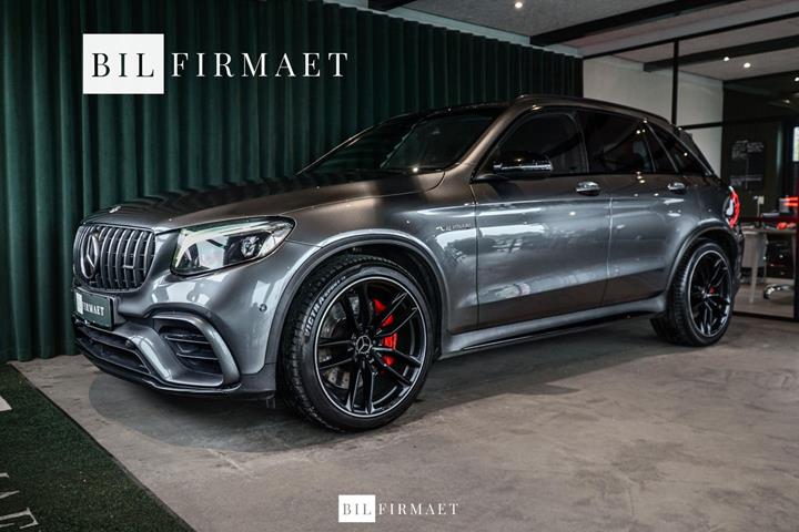 Grå Mercedes GLC63 fra 2019