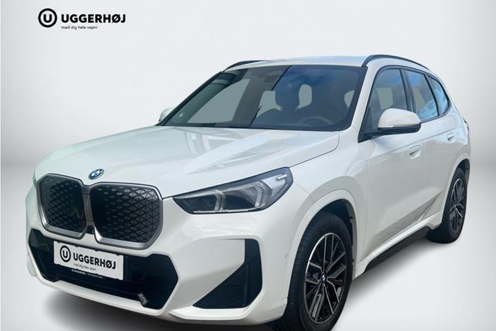 Hvid BMW iX1 fra 2026