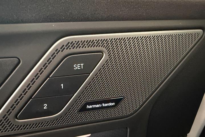 Hvid BMW iX1 fra 2026